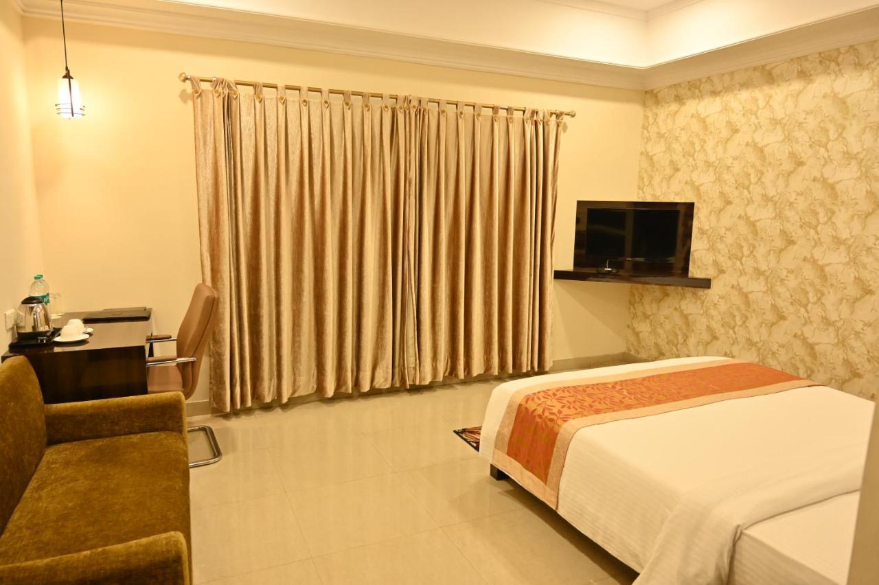 The Orchard Hotell Jharsuguda Exteriör bild